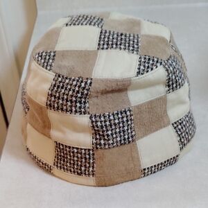 Wilsons Leather Patchwork Bucket Hat in Cream, Tan & Black Houndstooth